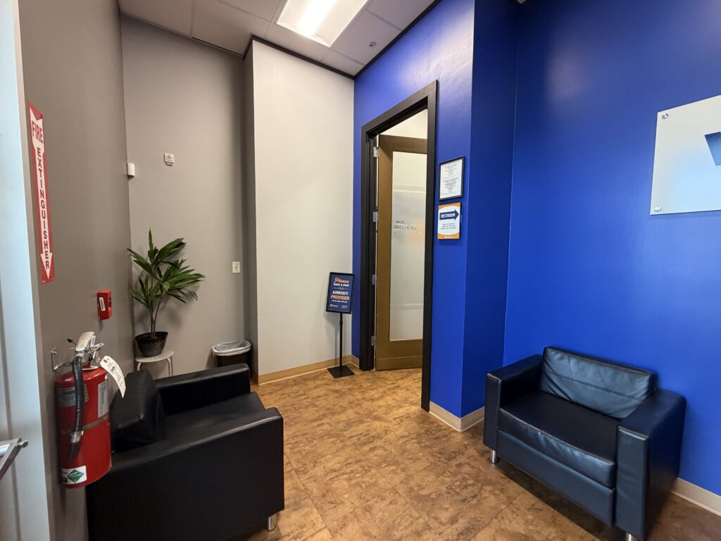 lobby at Airrosti Towne Lake