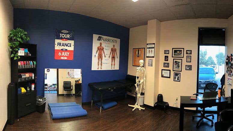 The recovery room at Airrosti Brodie South in Austin, TX where patients will work with an Airrosti Certified Recovery Specialist to develop and learn their individualized at-home physical care routines.
