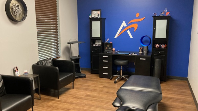 In the treatment room at Airrosti Georgetown, patients will work with their Airrosti Certified Provider to identify and treat the source of their pain.