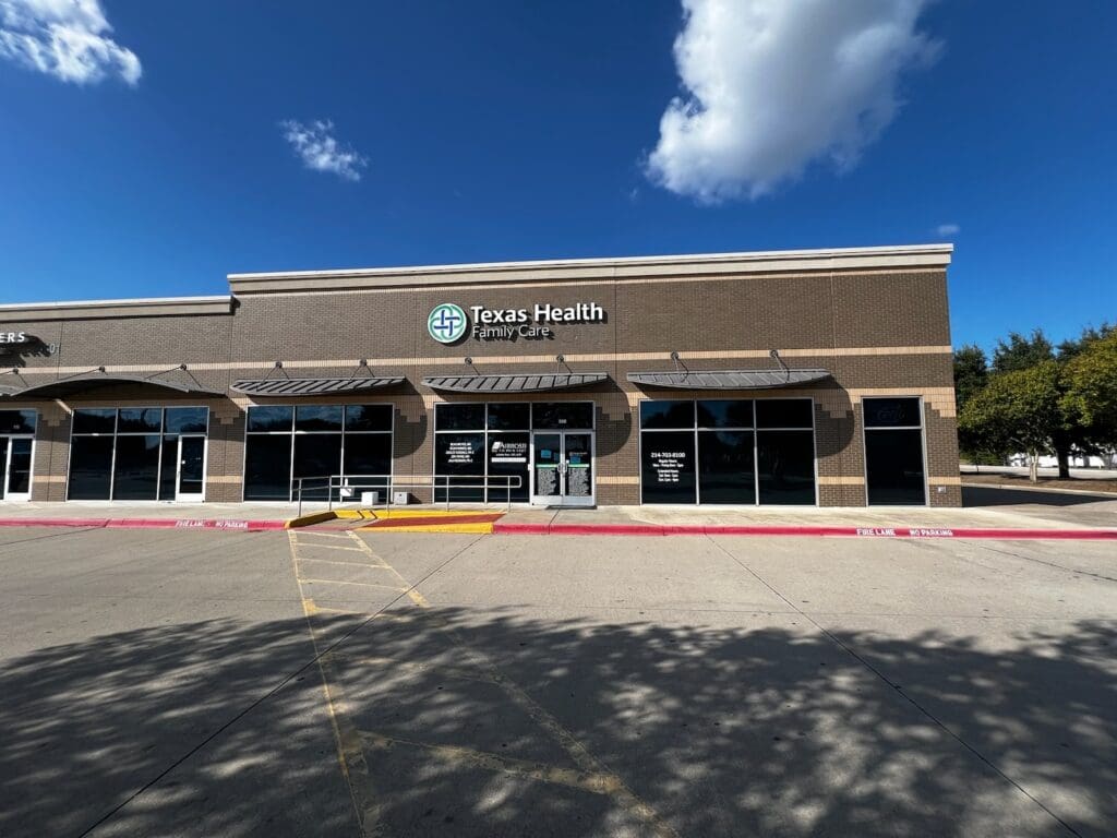 Panned out view of the exterior building at Airrosti Rowlett