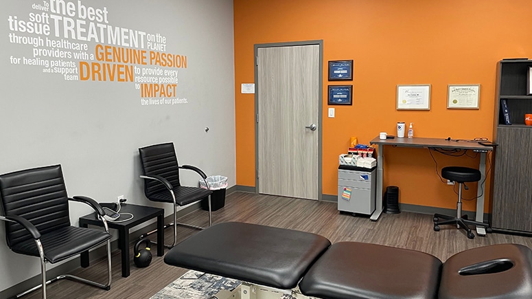 In the treatment room at Airrosti Southtown in San Antonio, TX, patients will work with their Airrosti Certified Provider to identify and treat the source of their MSK-related issues or pain.