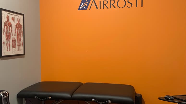 The treatment room at Airrosti Towne Lake