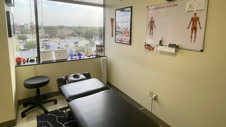 The treatment room at Airrosti Uptown Wellness Center