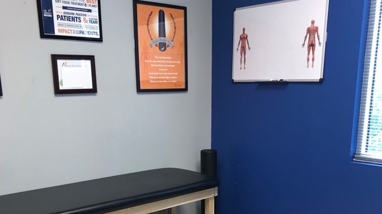 Inside the recovery room at Airrosti Schertz, patients will work with an Airrosti Certified Recovery Specialist to learn their at-home physical care routine and develop long-term strategies for MSK health.