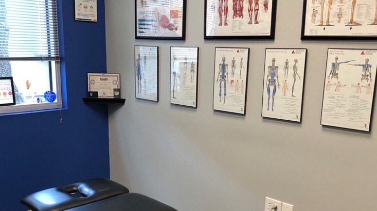 In the treatment room at Airrosti Schertz, patients will work with an Airrosti Certified Provider to identify and treat the source of their pain.