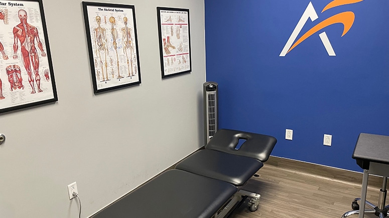 In the recovery room at Airrosti South Broadway, patients will work with their Airrosti Certified Recovery Specialist to learn their at-home physical care routine to promote and maintain long-term MSK health