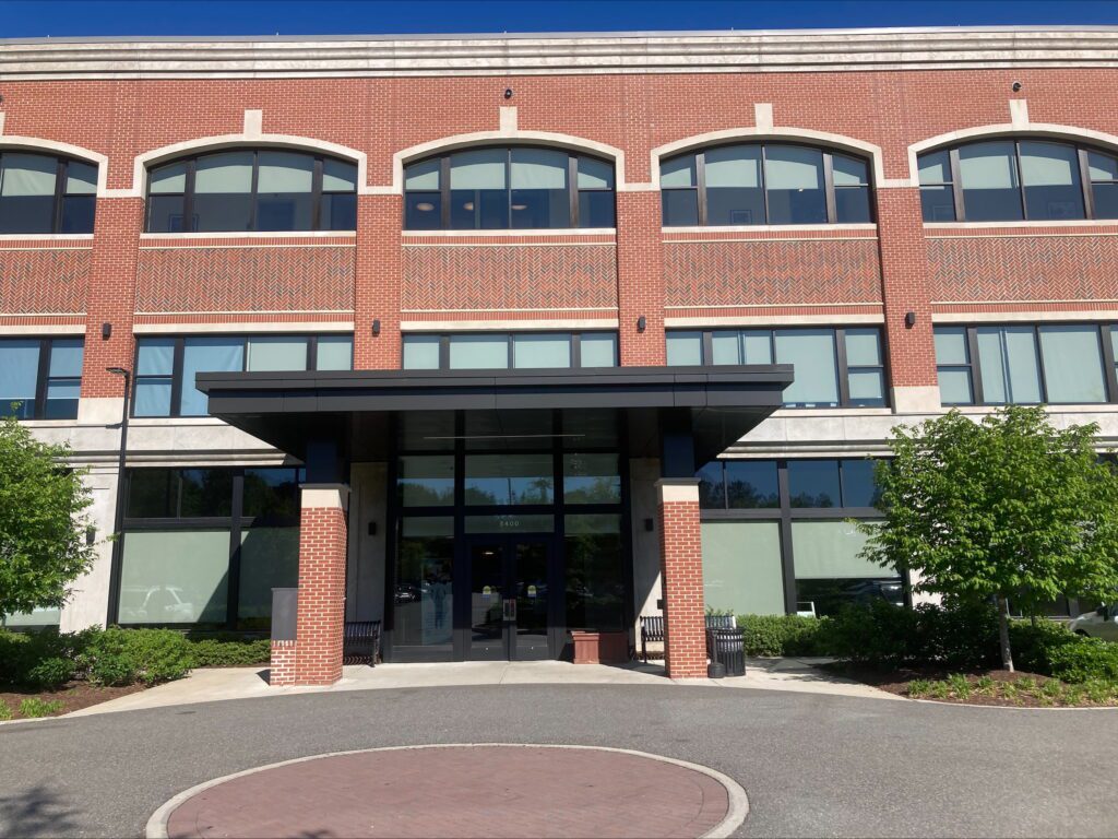 Exterior entrance at Airrosti Short Pump