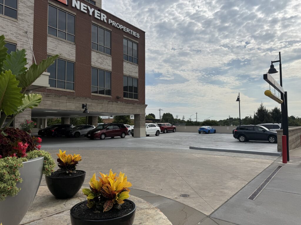Parking lot at Airrosti Keystone Parke