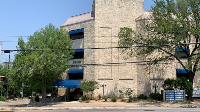 The building exterior of Airrosti Red River in Austin, TX.