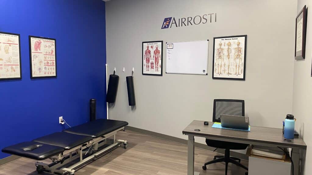 In the recovery room at Airrosti Bulverde Rd at 1604, patients will work with their Airrosti Certified Recovery Specialist to develop and learn their at-home physical care routines to promote and maintain long-term MSK health.