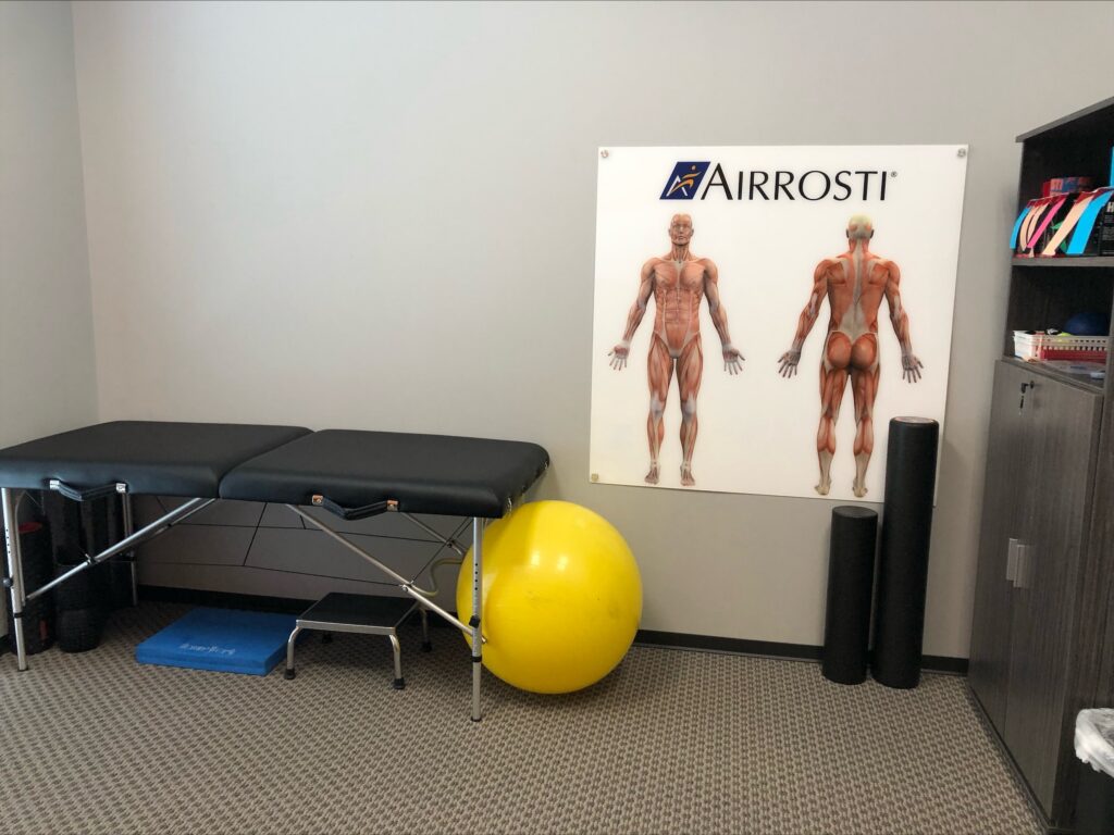 Recovery room at Airrosti Willowbrook