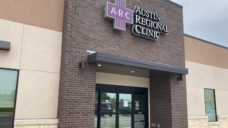 A close up view of the front entrance to Airrosti at Austin Regional Clinic Liberty Hill in Austin, TX.