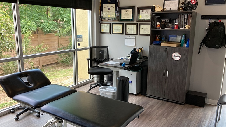 In the treatment room inside Airrosti Cedar Park, patients will work with their Airrosti Certified Provider to identify and treat the source of their pain.