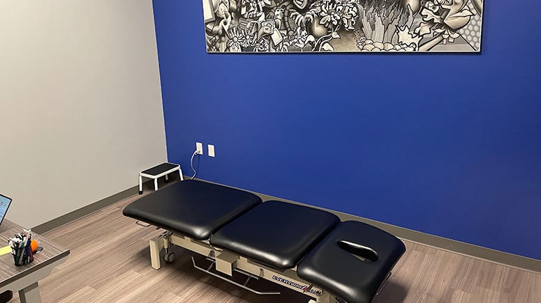 In the treatment room at Airrosti Stevens Ranch, patients will work with their Airrosti Certified Provider to identify and treat the source of their pain.