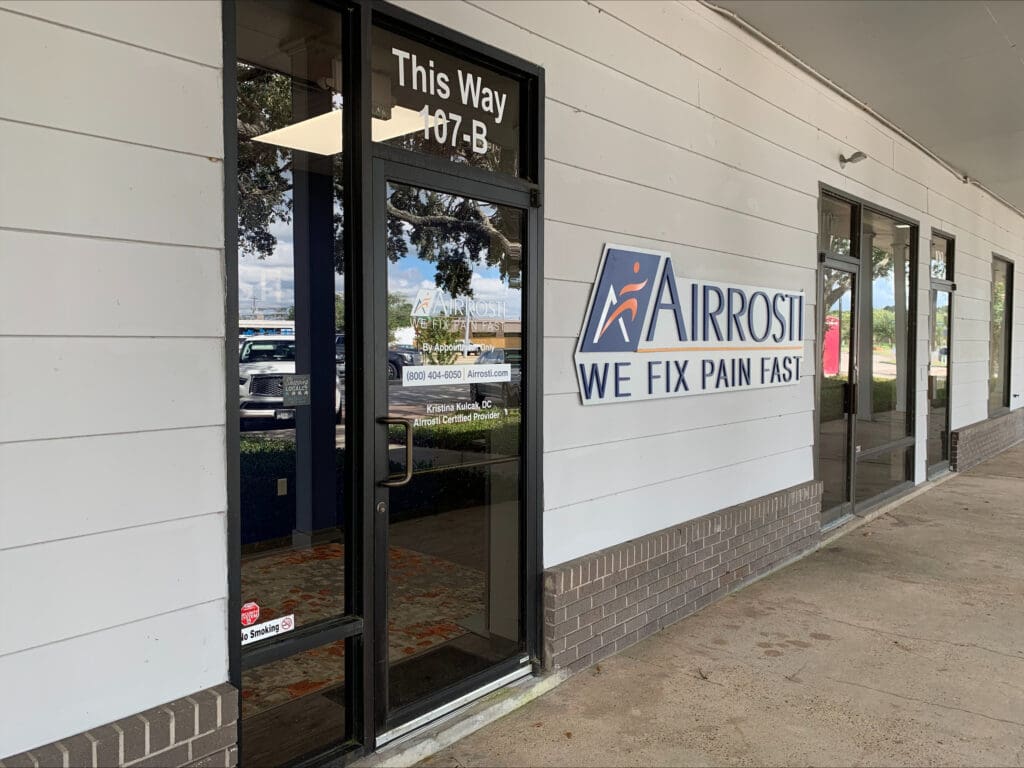 Photo of the exterior entrance at Airrosti Lake Jackson