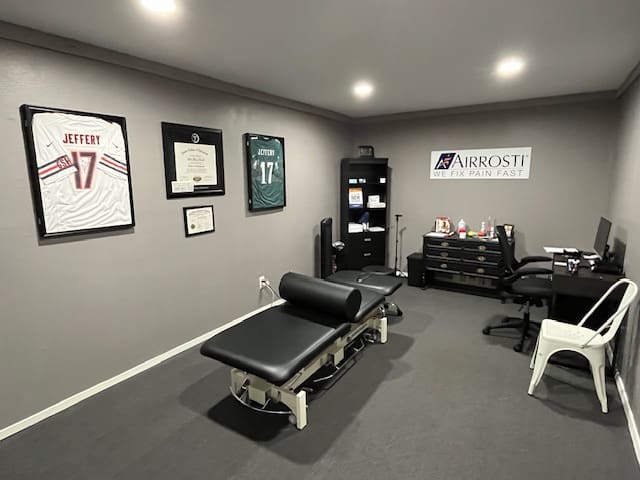 Treatment room at Airrosti Sulphur Springs