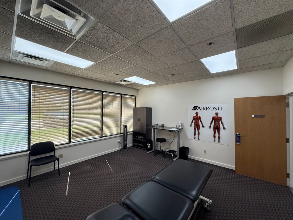 a view of the treatment room at Airrosti Elite