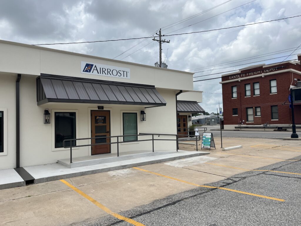 Front entrance at Airrosti Brenham