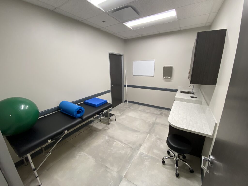 Recovery room at Airrosti Magnolia-Aubudon